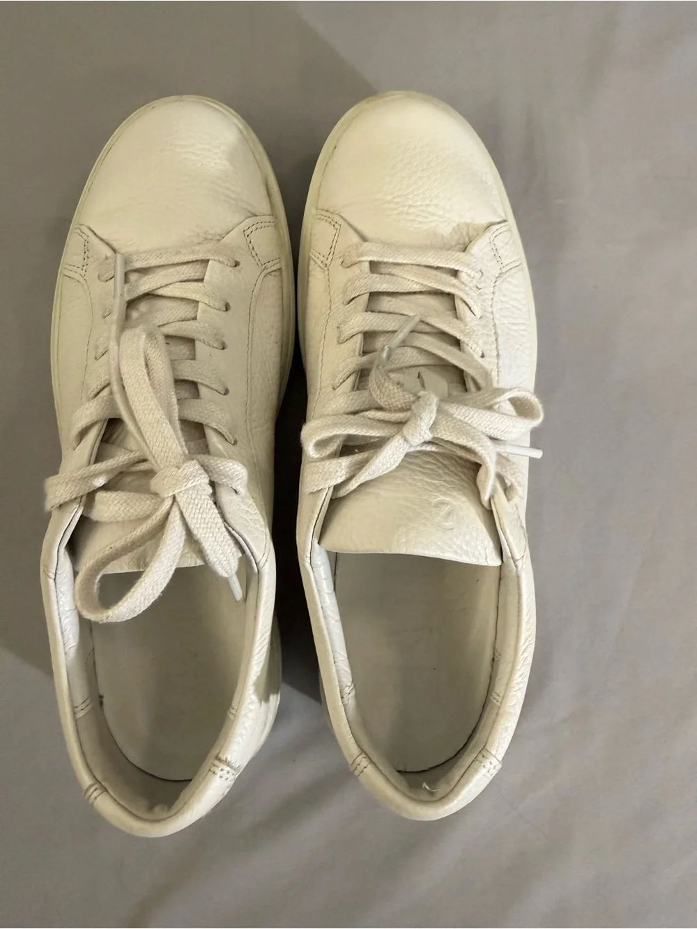 Ecco Classic Women's White Soft 60 Leather Sneakers - Clean Everyday Style